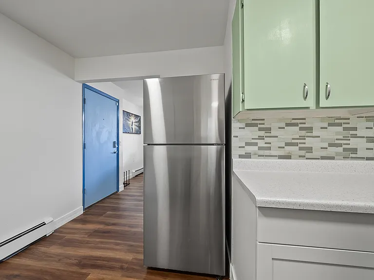 300 E 45th Ave #3 — Photo 9