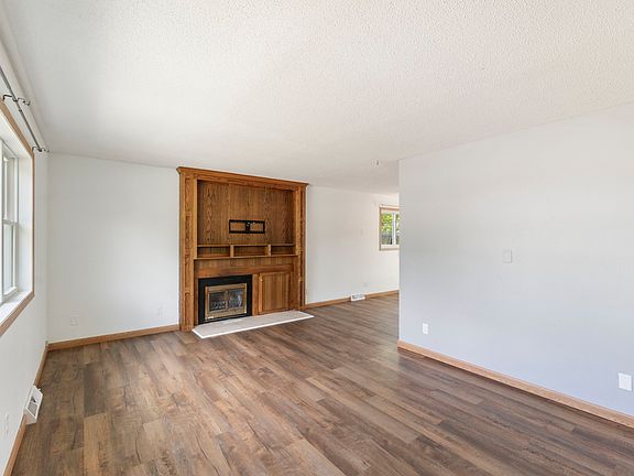 5th image of 503 Wapsie St