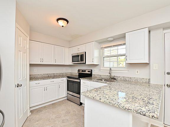 5th image of 6128 Rocky Way Ct