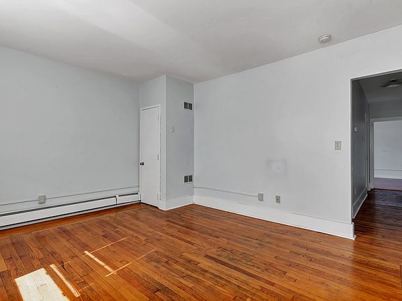 5th image of 1375 Chapel St #3