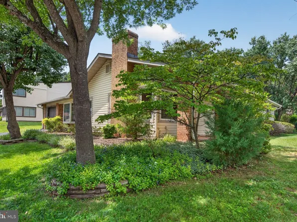 323 Avondale Dr, Sterling, VA 20164