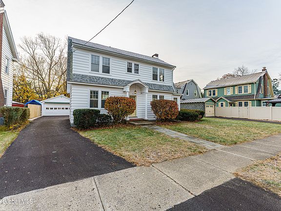 4th image of 11 Winthrop Avenue