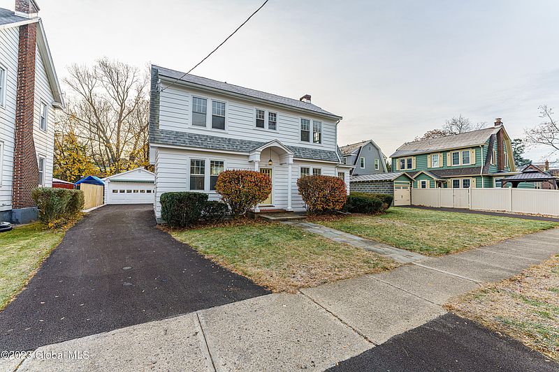 4th image of 11 Winthrop Avenue
