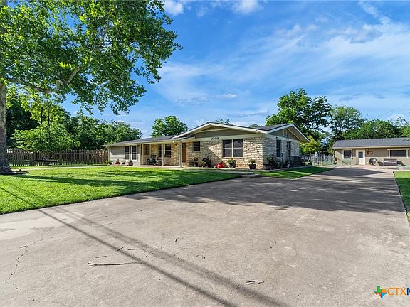 3rd image of 1009 Crepe Myrtle Dr