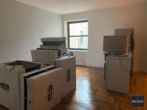 4th image of 145 Seaman Ave APT 3A