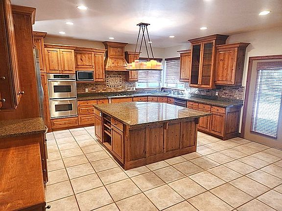 4th image of 5317 Sandhill Ct
