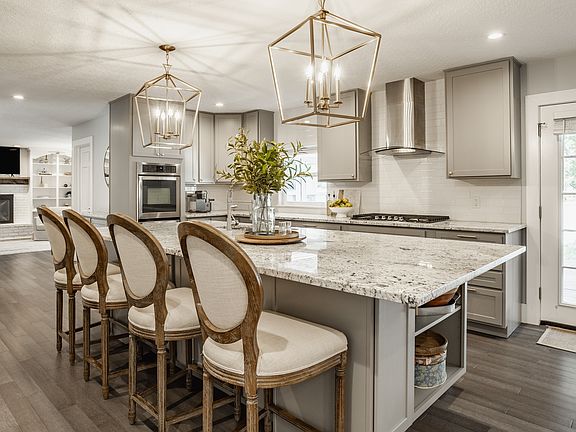3rd image of 4555 Buckingham Ct