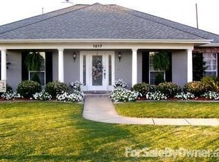 1017 Lake Frances Dr, Gretna, LA 70056