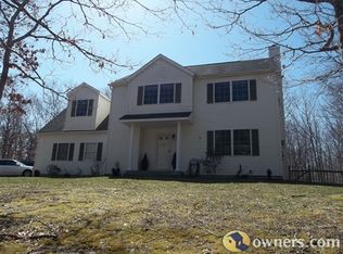 301 Mill Rd, Manorville, NY 11949