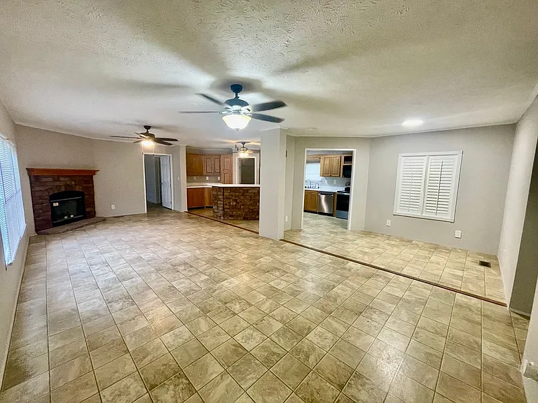 1838 Prairie Ct — Photo 4
