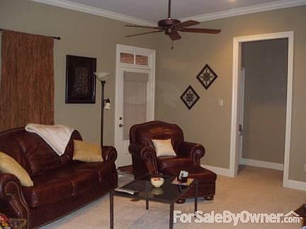 4th image of 303 Hillbrooke Dr