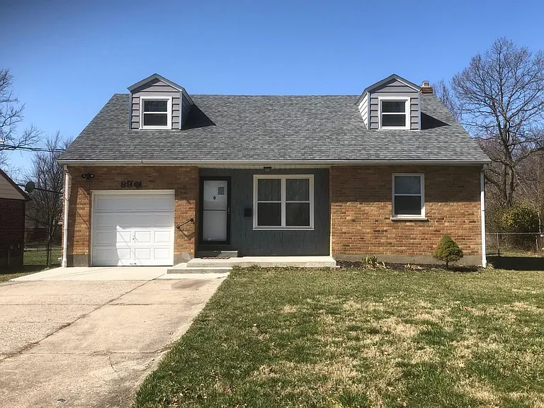 8991 Plainfield Rd — Photo 1