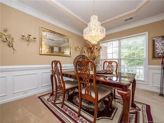 4th image of 10231 Glenburn Ln