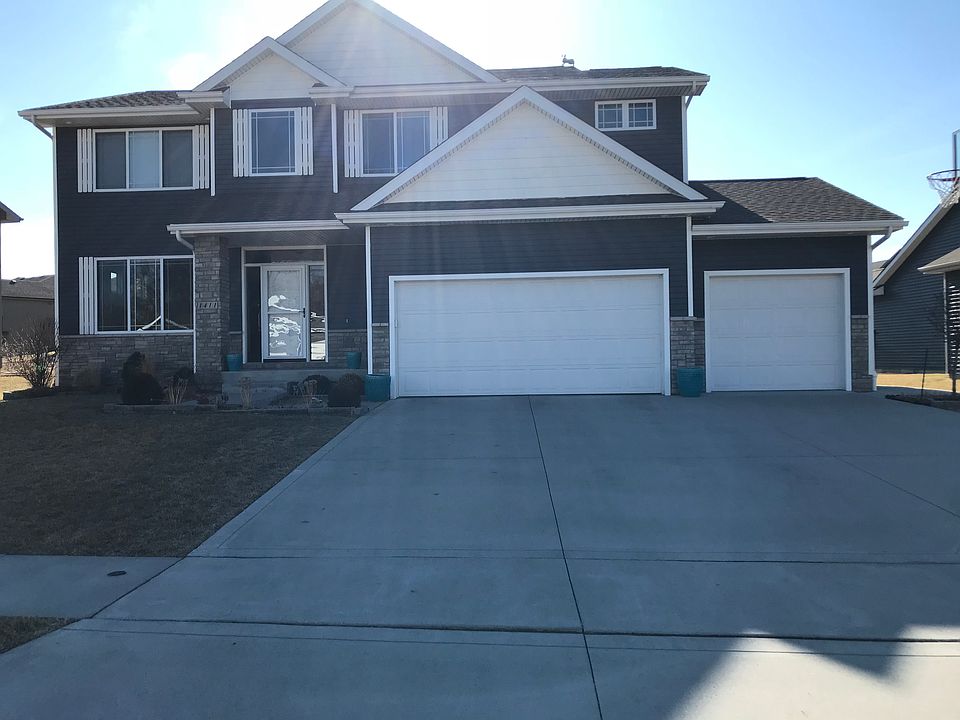 1st image of 1411 NE Williamsburg Dr