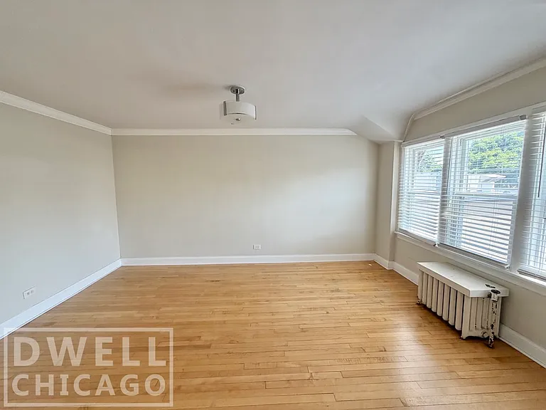 731-33 Elm St #302 — Photo 5