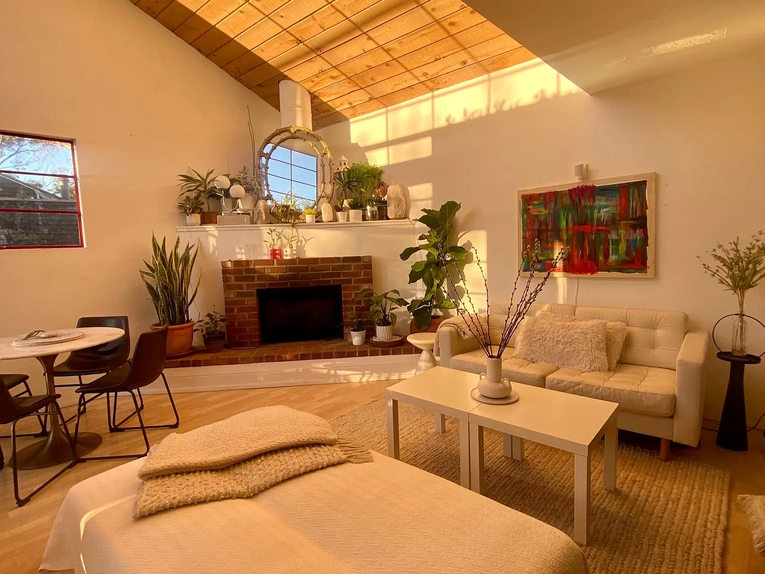 2 bed, 1.5 bath, 1014 sqft, $6,500 — Photo 2