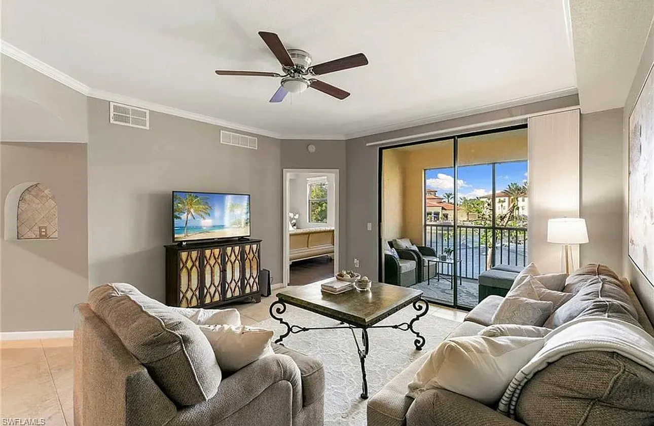 2 bed, 1067 sqft, $3,900 — Photo 2