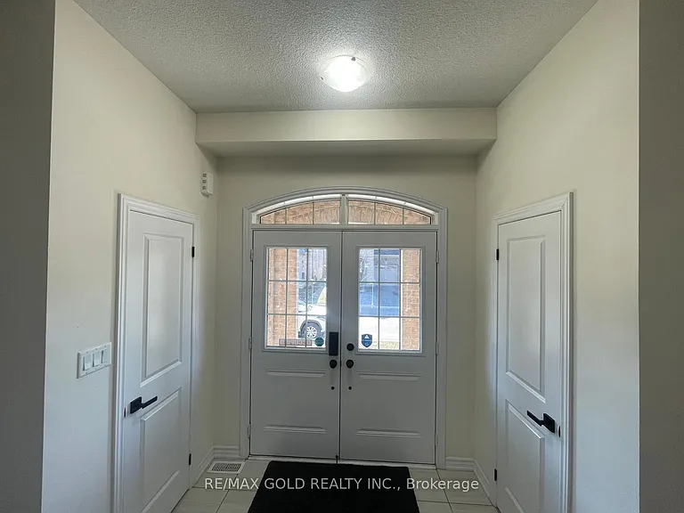 537 Veterans Dr — Photo 23