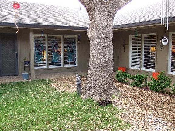 2nd image of 1407 Ventura Ave