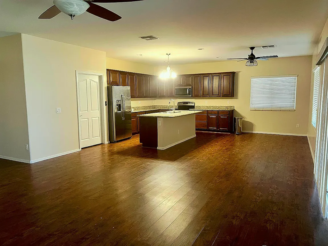 3 bed, 2174 sqft, $2,500 — Photo 3