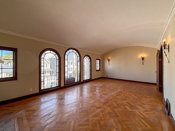 5th image of 1427-1429 Taraval St #1427
