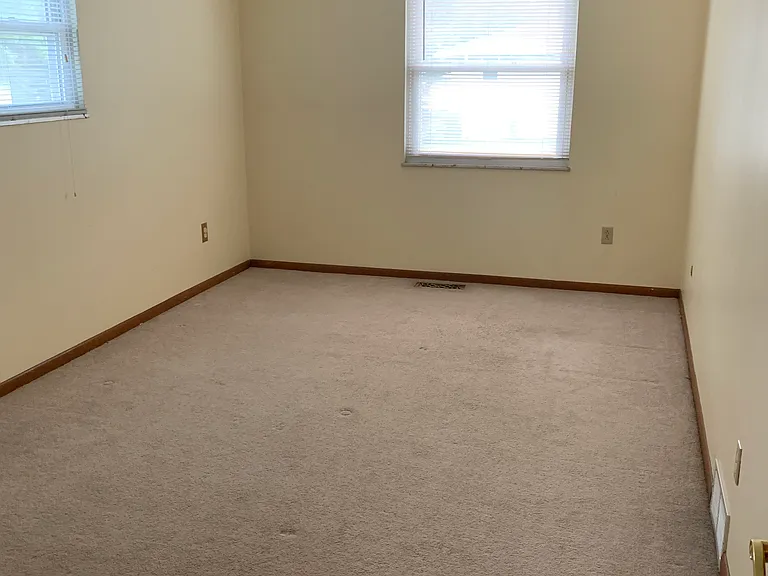 377 Heil Dr — Photo 12