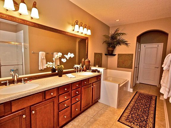 4th image of 13561 Isla Vista Dr