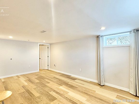 3rd image of 2082 Featherston Dr #2