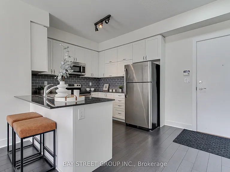 28 Prince Regent St #Penthouse 8 — Photo 6