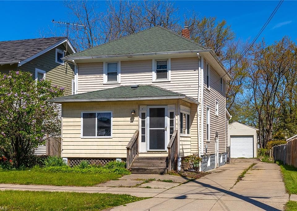 1st image of 141 E Walnut Ave