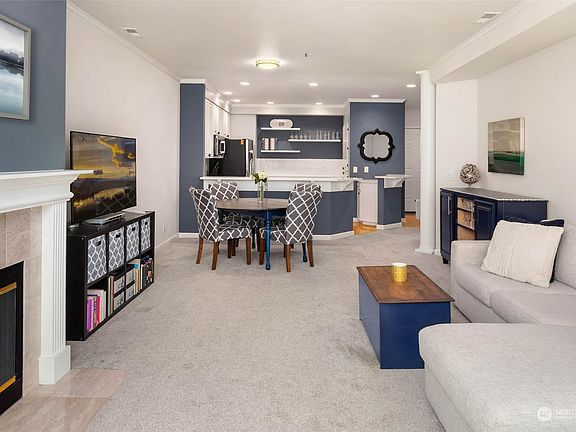 5th image of 615 6th Street #304