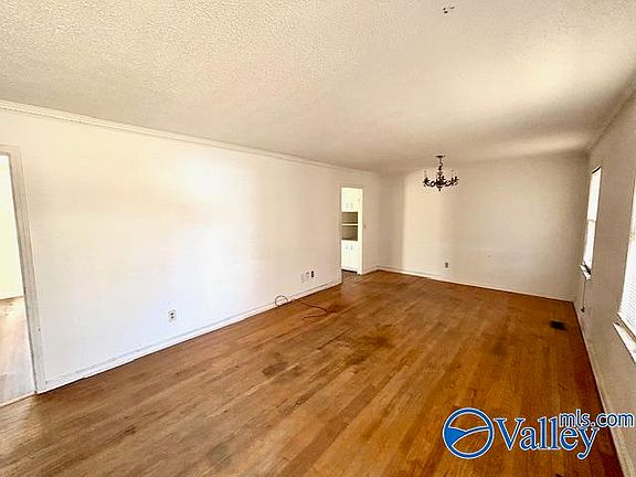 2nd image of 5019 Lumary Dr NW