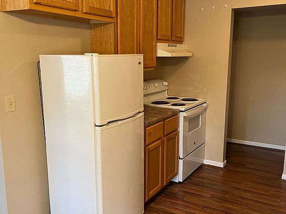 2nd image of 1601 E Fort Wayne St #12