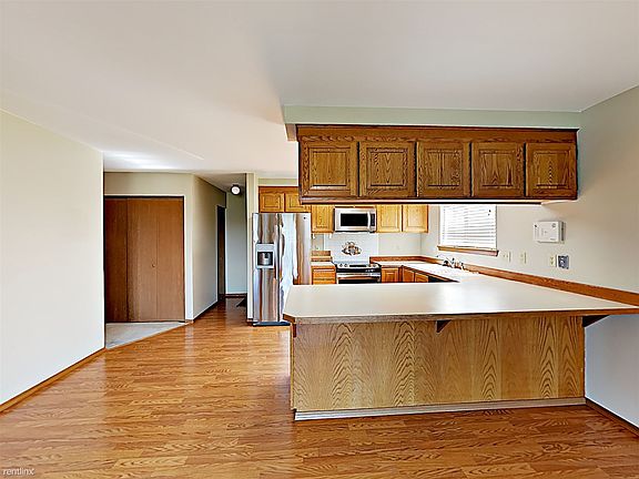 3rd image of 515 McCracken Ave