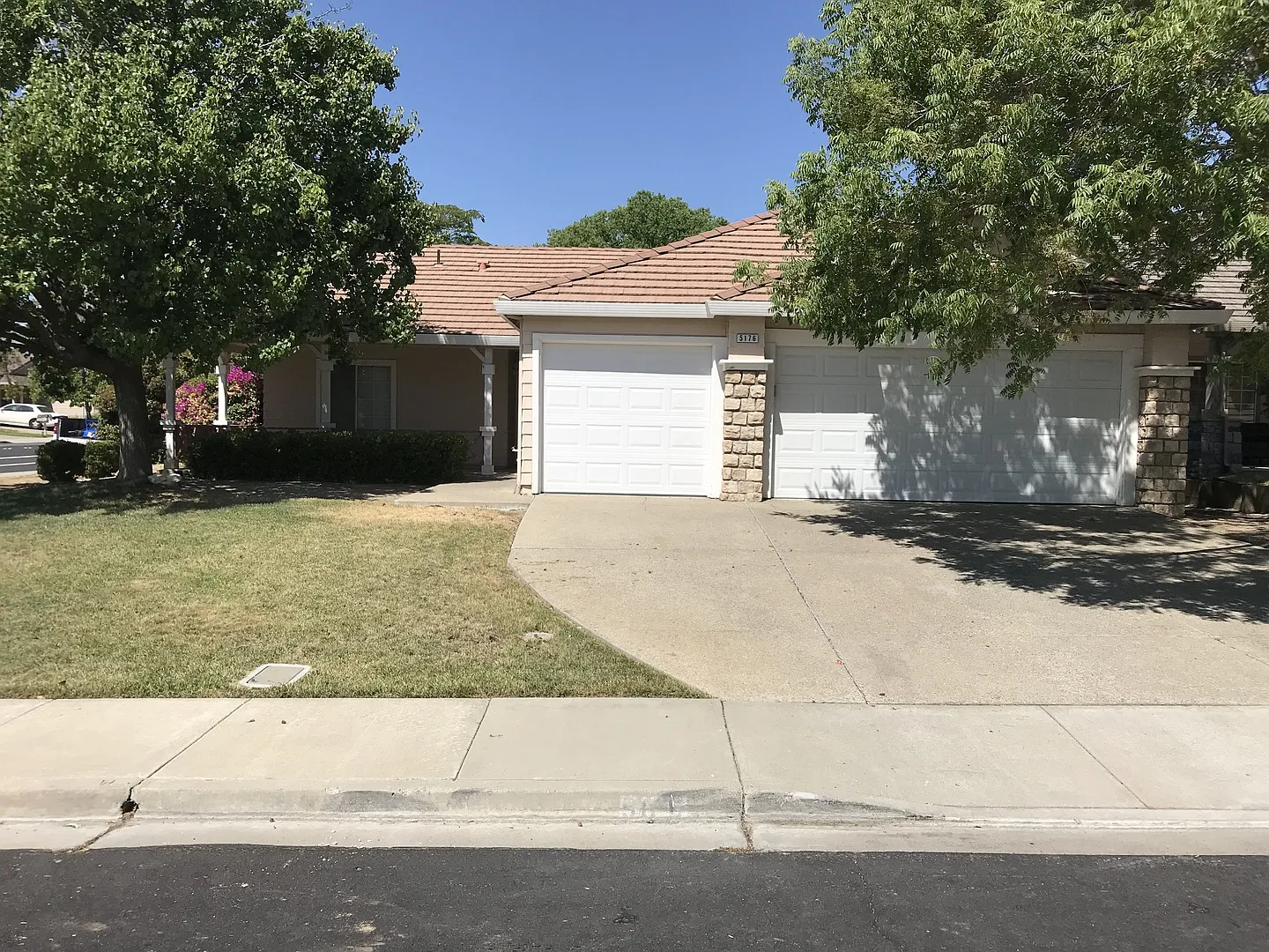 5176 Pioneer Way photo 1