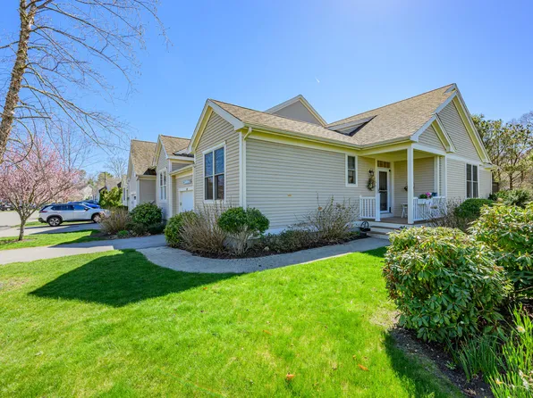 118 Grey Hawk Drive UNIT 118, Mashpee, MA 02649