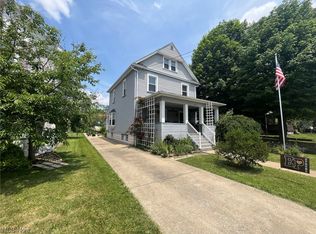 192 E Martin St, East Palestine, OH 44413