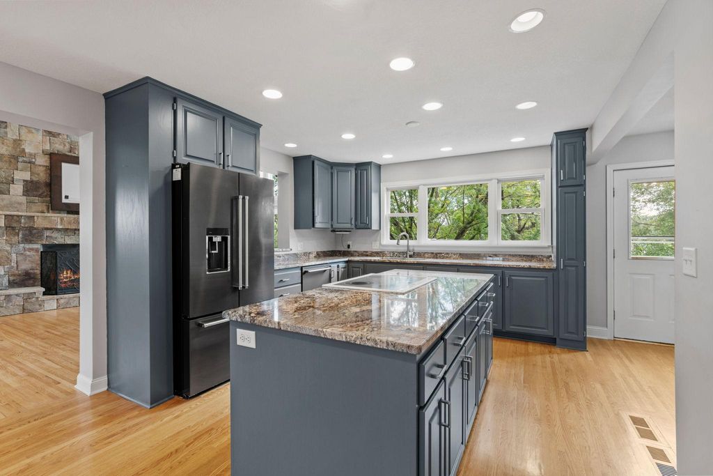 223 E River Pkwy, Champlin, MN - View 4