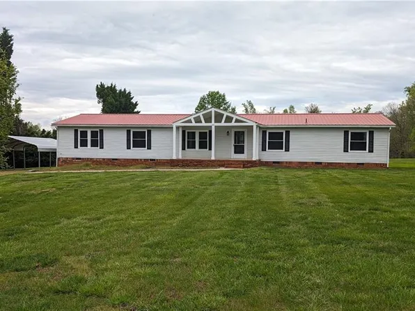 1726 Angell Rd, Mocksville, NC 27028