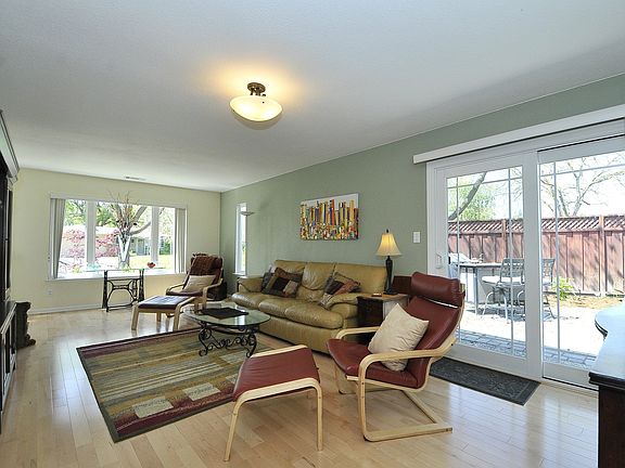 3rd image of 143 Arroyo Grande Way