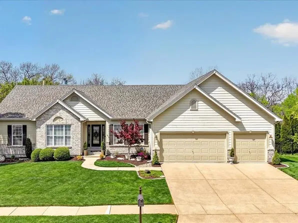 17648 Westhampton Woods Dr, Chesterfield, MO 63005