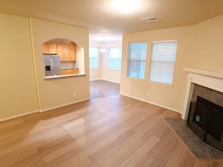 26427 Longview Creek Dr — Photo 7