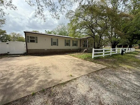 31 Country Cv, Benton, MO 63736