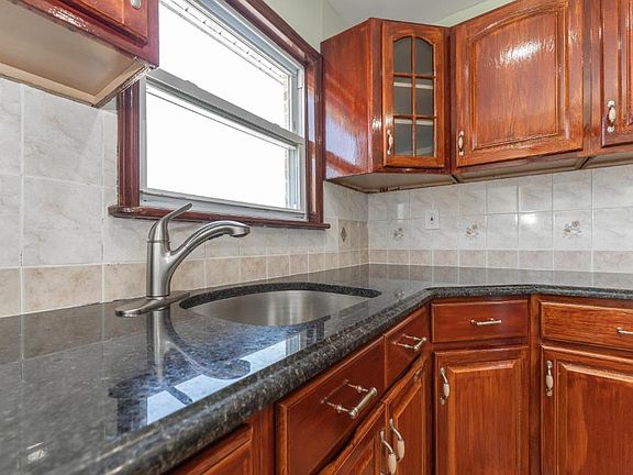 3rd image of 723 E 235th St Floor 2