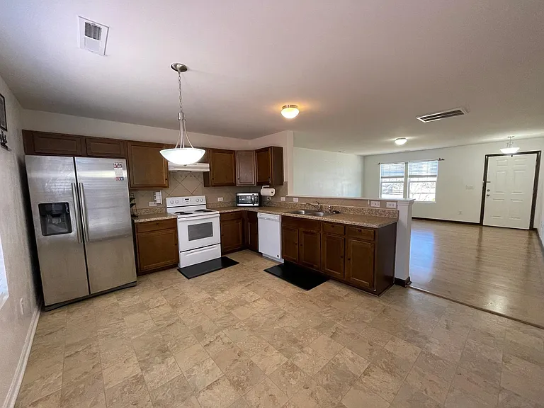 3654 Creekside Dr — Photo 5