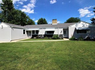 585 S 3rd St, Clifton, IL 60927