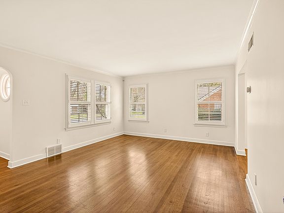 4th image of 3815 Highland Park Pl