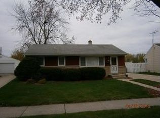 8016 W Colfax Ct, Milwaukee, WI 53218