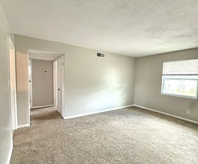 101 Woodhouse Ln #D — Photo 7