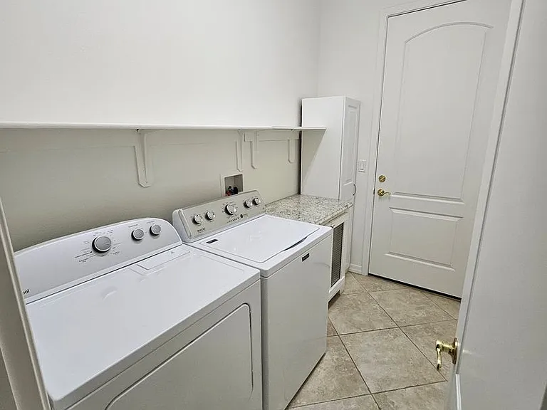 2694 Sanctuary Dr — Photo 11